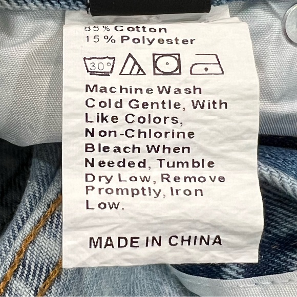 SHEIN Women’s Distressed Denim Shorts Sz L - Picture 8 of 8